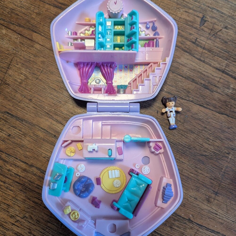 Polly Pocket Slumber Party Fun